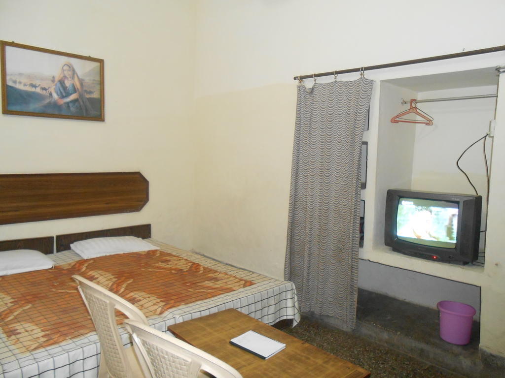 Gaurav Guest House Matura Quarto foto