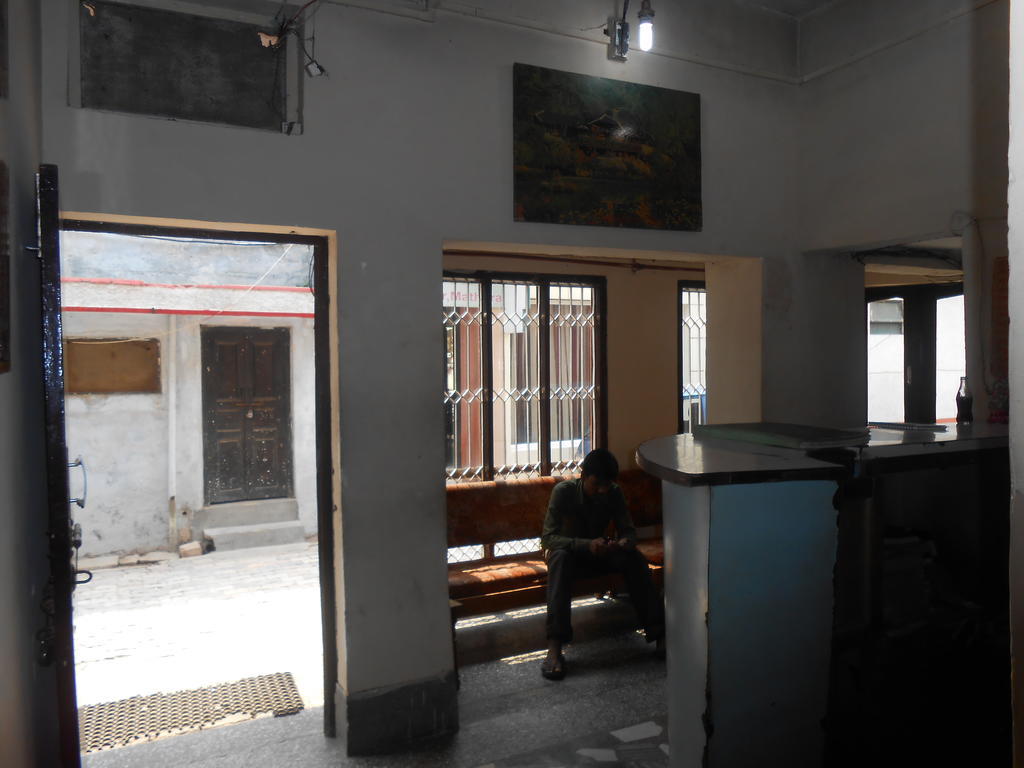 Gaurav Guest House Matura Exterior foto