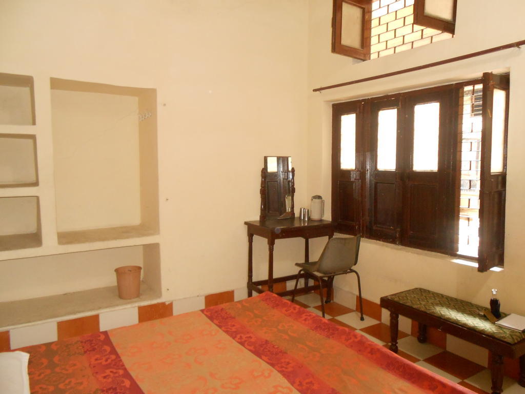 Gaurav Guest House Matura Quarto foto